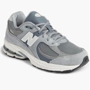 New Balance Unisex 2002r - Kids Size 4.5 / Women’s Size 6